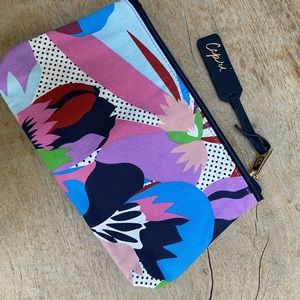 Estée Lauder Capri pouch NEW